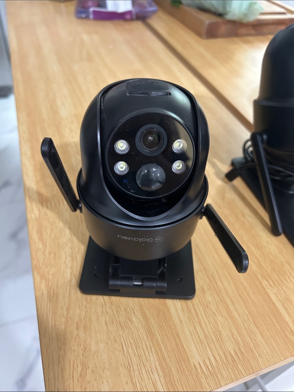 Black Wi-Fi PTZ Home Security Camera — Black